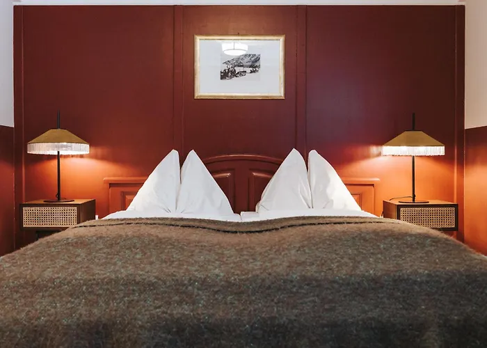 Oxa - Boutique Design מריה אלם אם שטיינרנן מיר